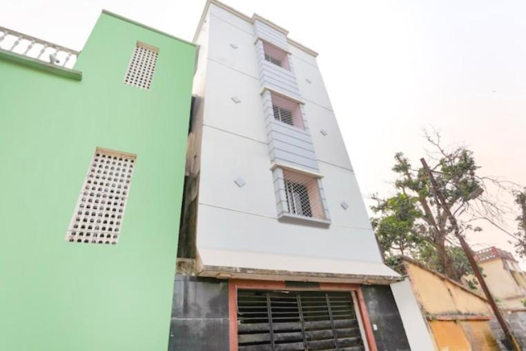 Hotel Alaka Puri Buitenkant foto