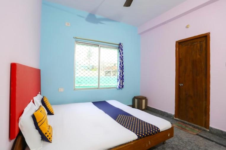 Hotel Alaka Puri Buitenkant foto
